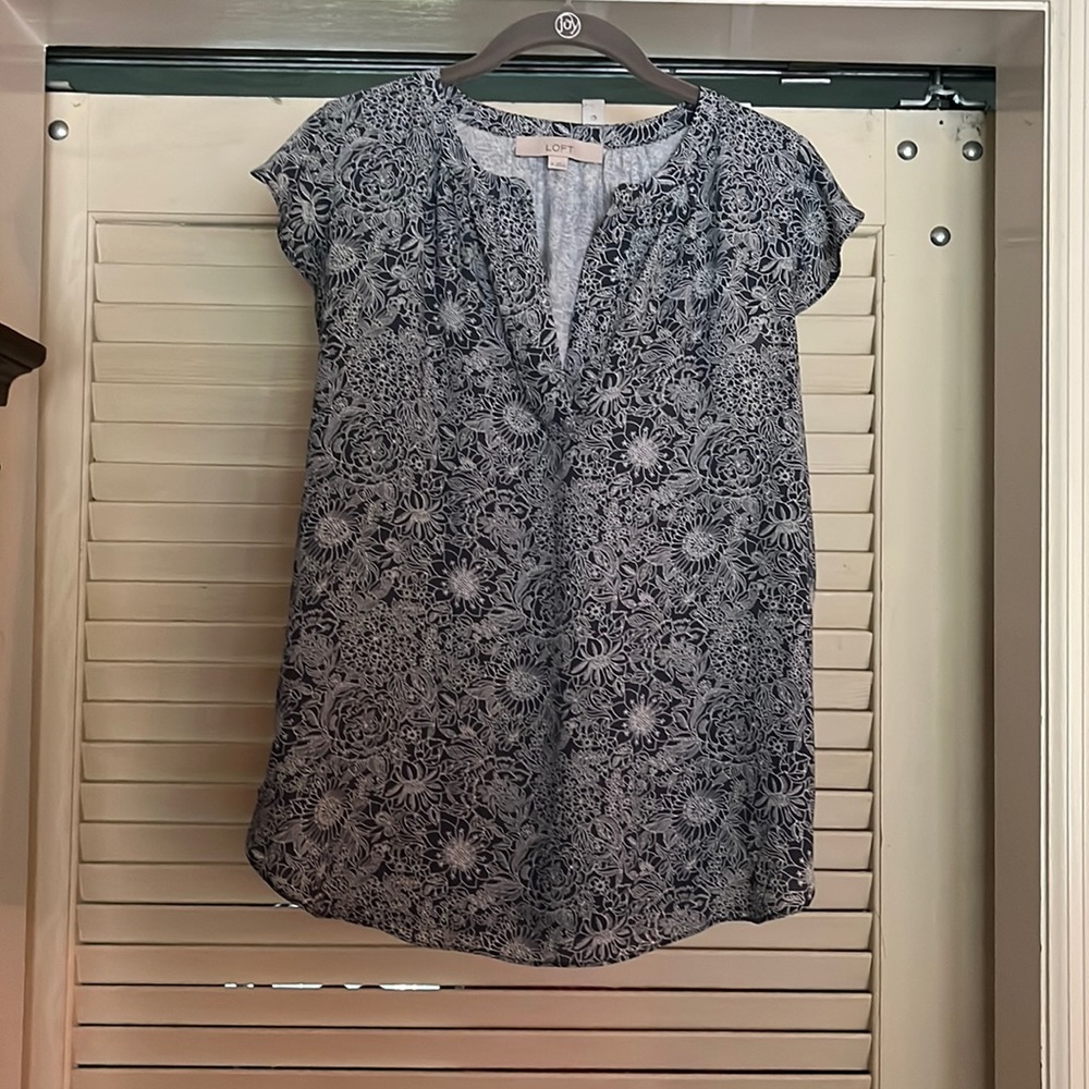 Loft blue floral short sleeve blouse